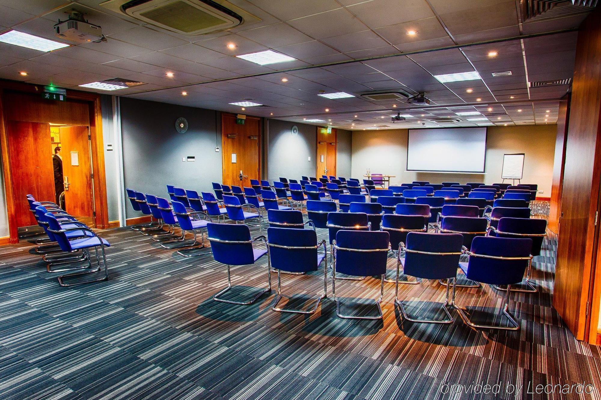 London - Heathrow M4,jct.4, An Ihg West Drayton (Middlesex)