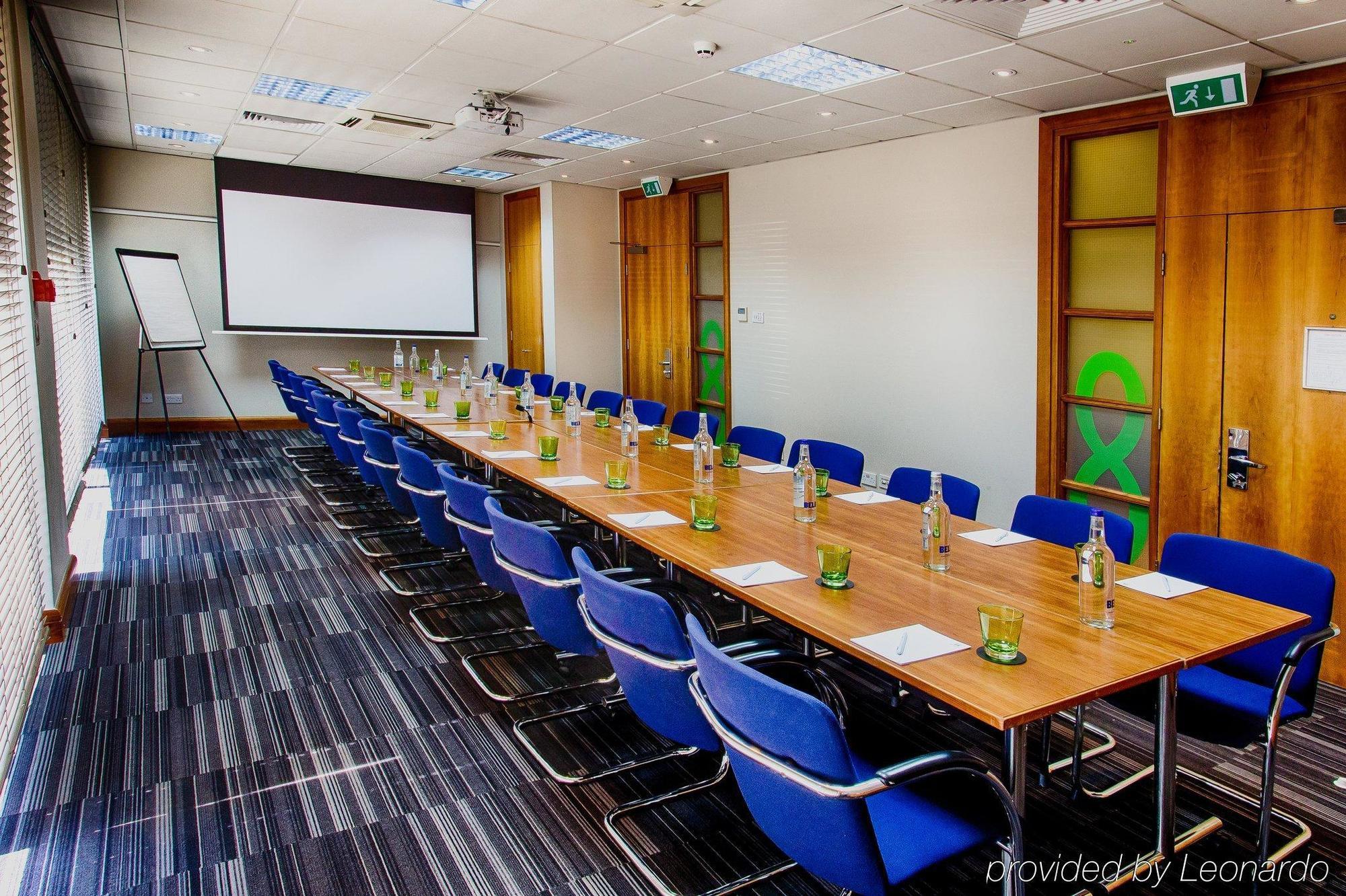 London - Heathrow M4,jct.4, An Ihg 4*