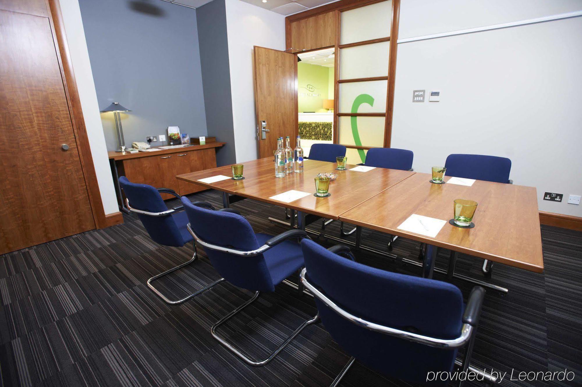 London - Heathrow M4,jct.4, An Ihg Hotel