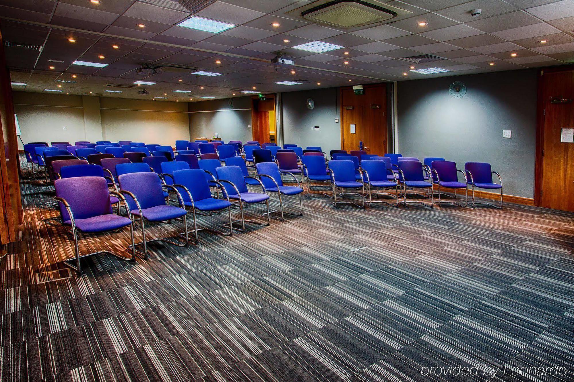 London - Heathrow M4,jct.4, An Ihg West Drayton (Middlesex)