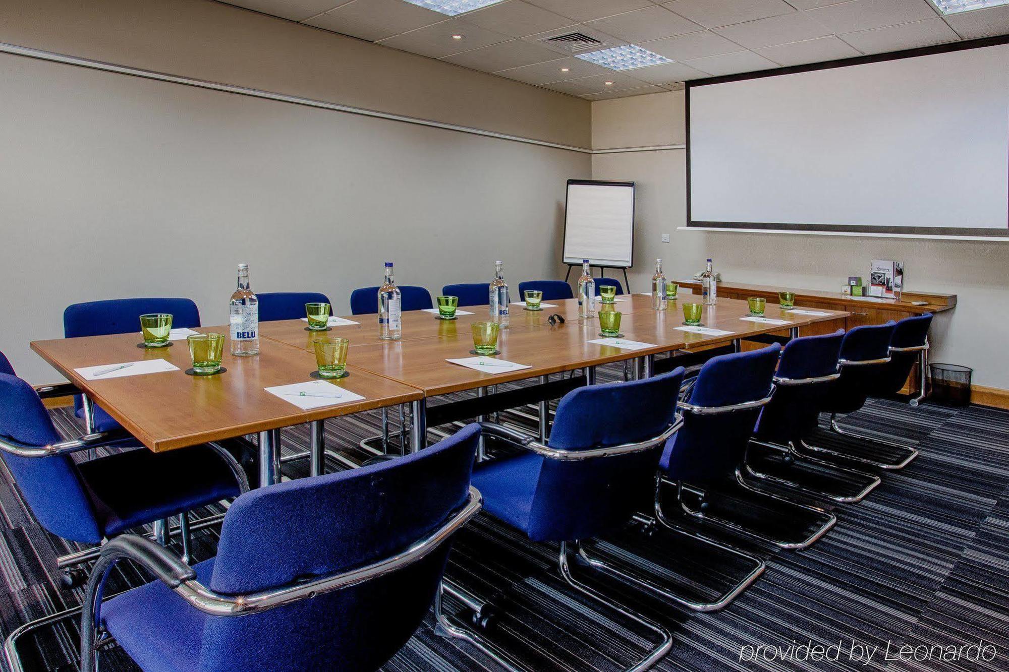 London - Heathrow M4,jct.4, An Ihg Hotel West Drayton (Middlesex)