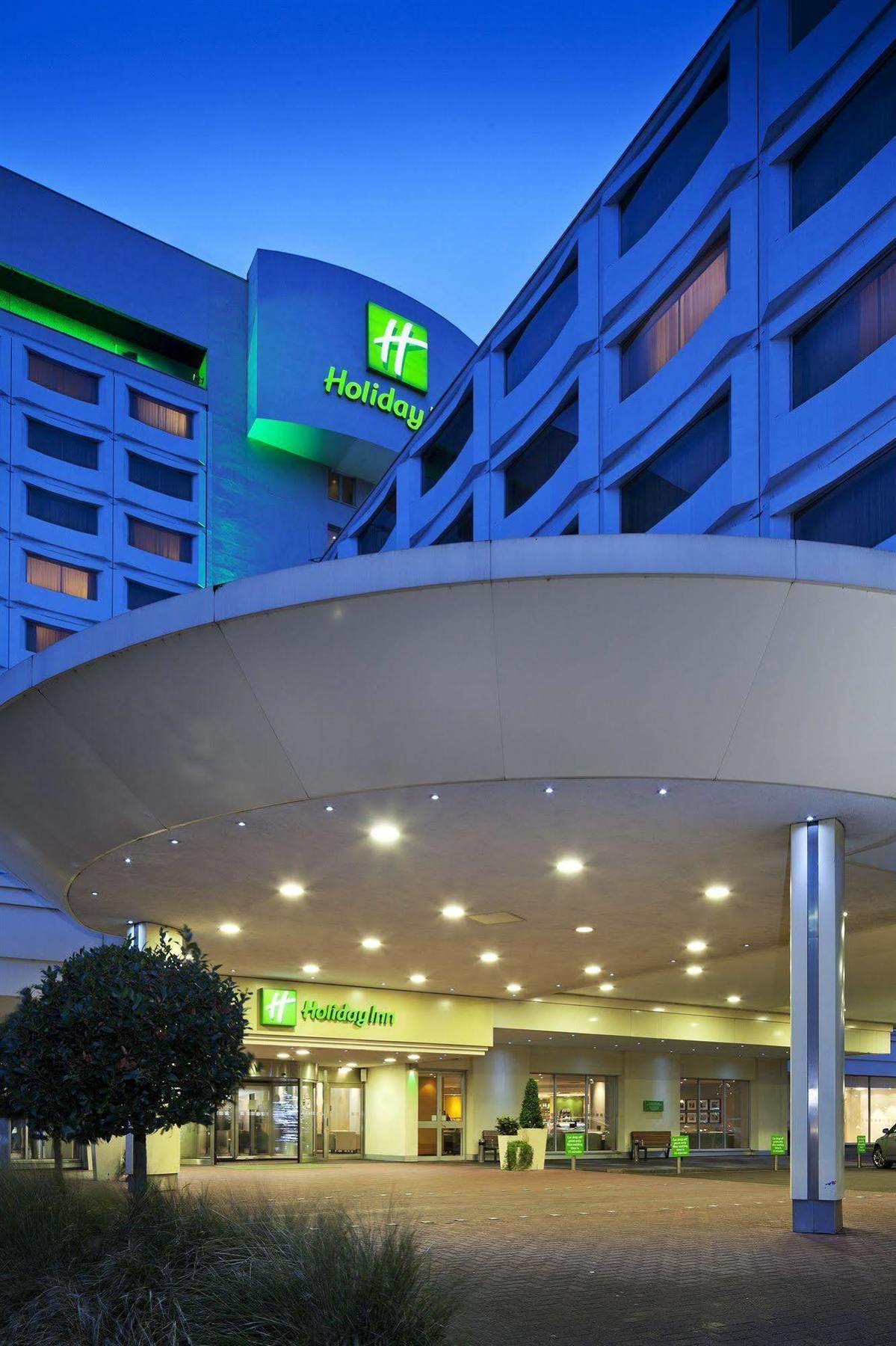 London - Heathrow M4,jct.4, An Ihg 4*