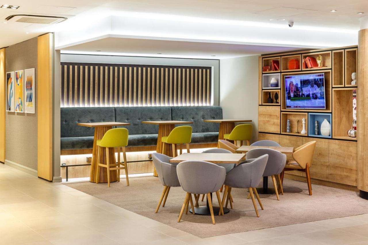 London - Heathrow M4,jct.4, An Ihg 4*