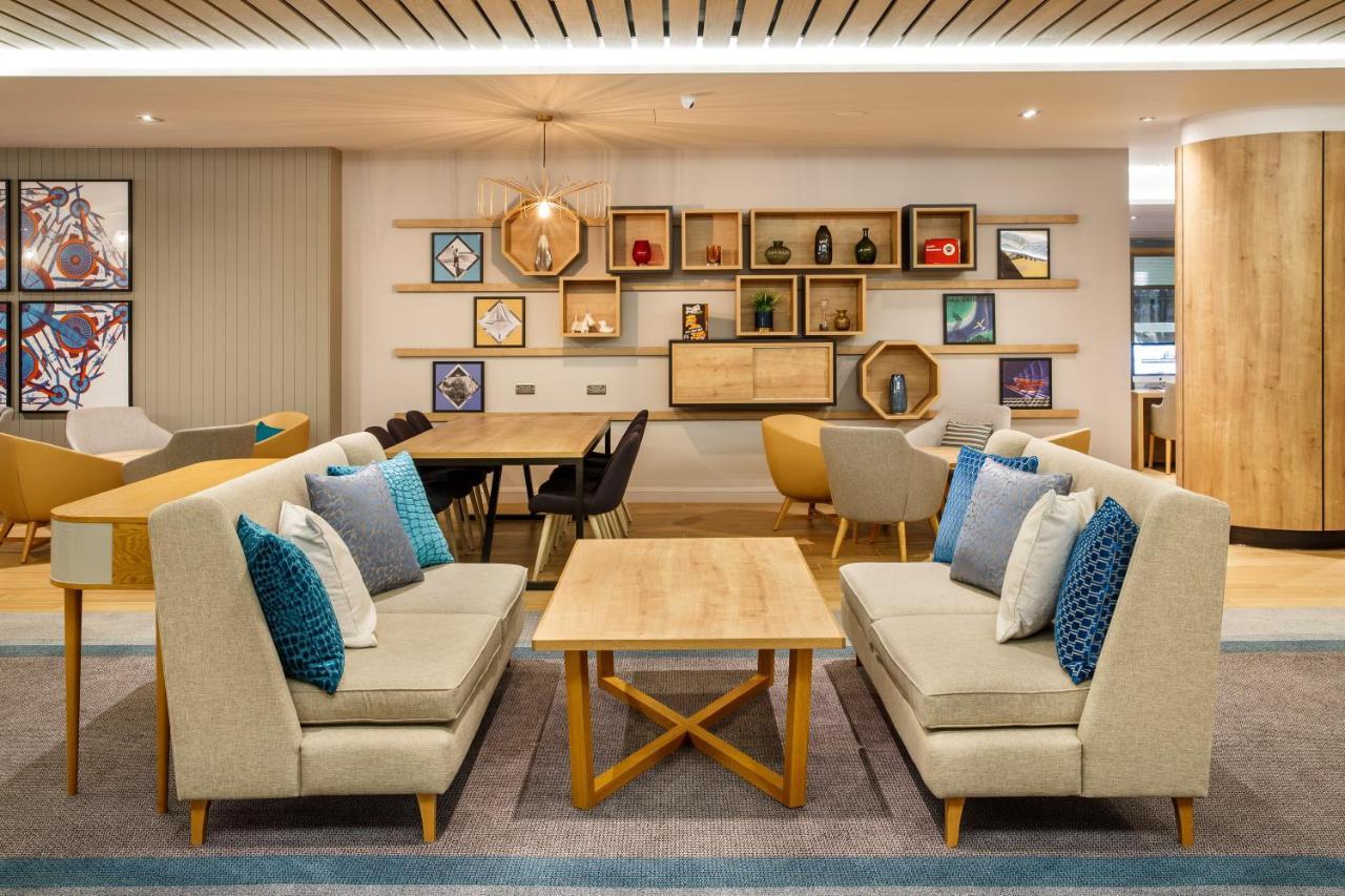 London - Heathrow M4,jct.4, An Ihg West Drayton (Middlesex)